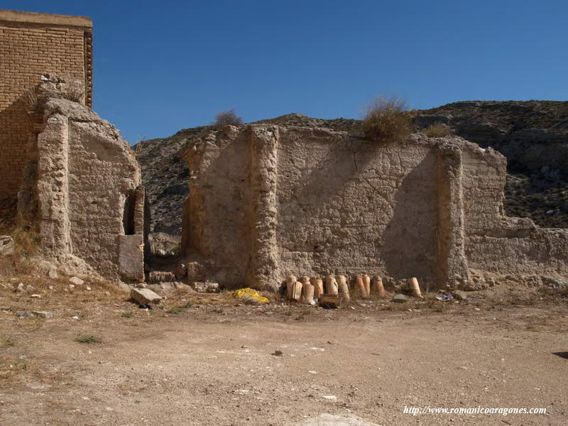 MURO NORTE DESDE EL INTERIOR DEL TEMPLO